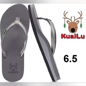 KuaiLu Gray Flip Flops Size 6.5